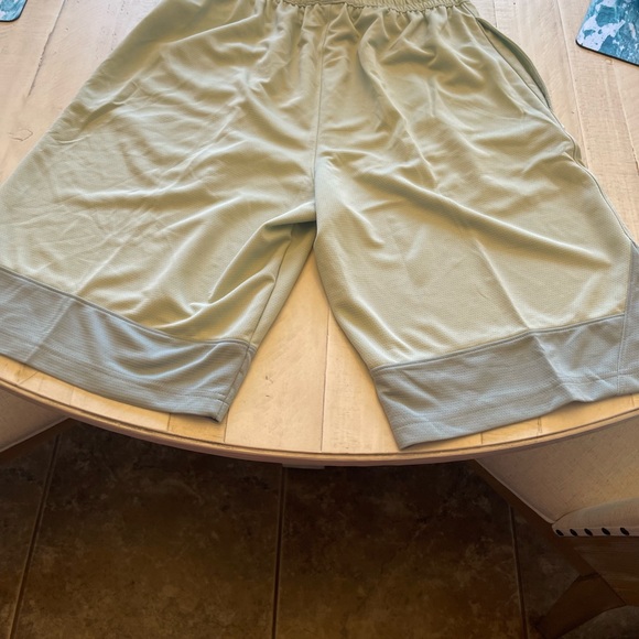 NWT Nike Icon Basketball Shorts. - Picture 8 of 10